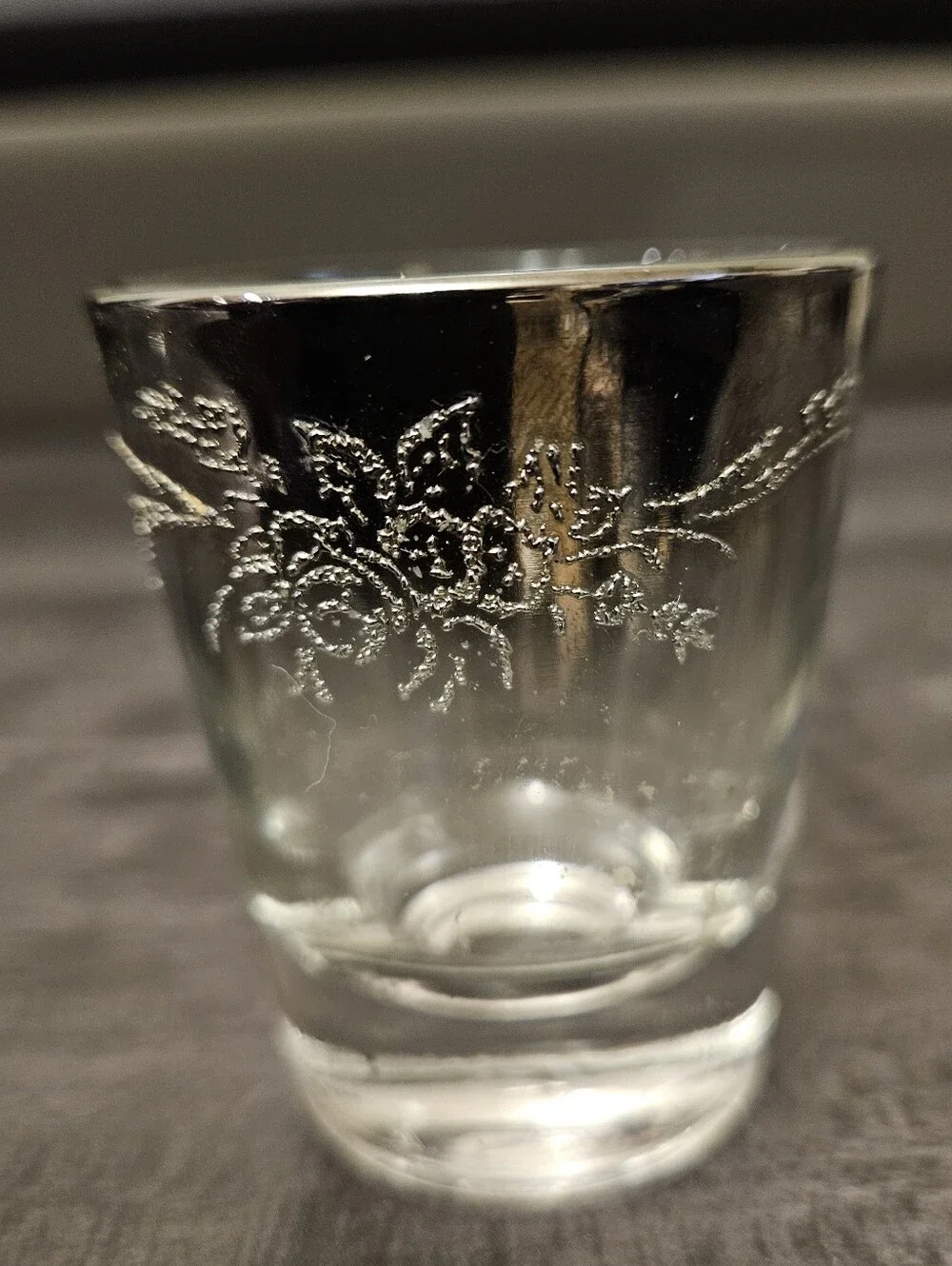 Vintage Mid Century Glass Silver Leaf Frosted Ice Bucket & 2 Shot Glasses